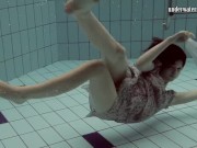 Loris Licicia is an example of perfect babe in the pool 9/16