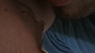 UNA BELLA LECCATA DI FIGA DOPO PRANZO