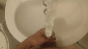 Massiv Tall Giant Pee Streaming