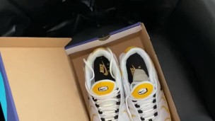 Cumming over friends Nike TN
