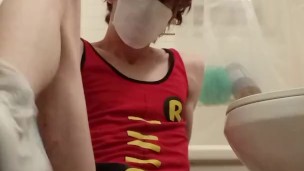 Robin Rubs One Out