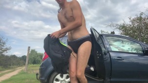 Nackt im öffentlichem Park Spazieren mit meinem Schwanz + abspritzen