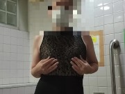 【人妻の露出散歩】痴女が夜の公衆トイレで大量の潮吹きしながら夢中でオナニー 1/16