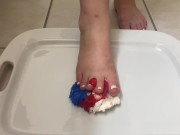 Meg D. Ryder crushes patriotic cupcake!