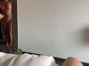 Stiefbroer Betrapt Terwijl Hij Zich Aftrekt Op Zijn Zusje In 4k 1/16