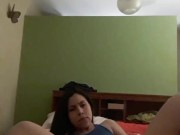 Divirtiendome con mi coño humedo