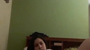 Divirtiendome con mi coño humedo