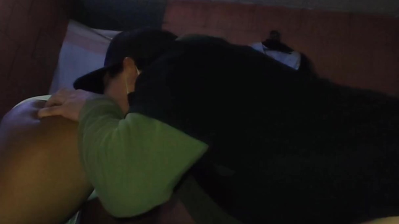 Hermosa morena me da su culo para follarmela - Vídeo de sexo gratis - RedTube