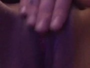 Gimiendo y masturbándome hasta acabar 