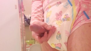 Cute diaper cum (lots of pre and cum!)