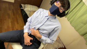 【自撮り】オタク系男子がイスに座りながらシコシコオナニー！びくびくして気持ちいいお♡ #2