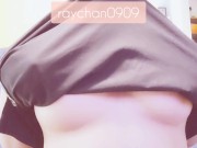 声を必死に我慢しながら乳首オナニー 3/16