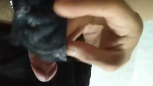 me masturbo con las tangas de mi novia