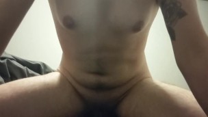 Ftm fucks himself and cums