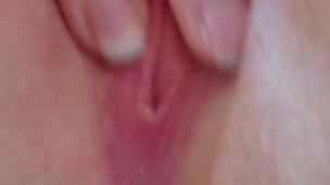 Fingering my wet pussy again 🤤 