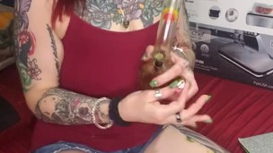 Bong rips & shaking hips