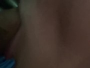 UNE GROSSE SALOPE SUCE ET SE FAIT EJAC SUR SES GROS SEINS 10/16