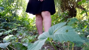 I take off my panties and pee powerfully in outdoors