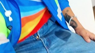 Wetting my jeans - I´m lazy to go to the toilet