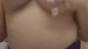 Twerking & Playing w/ my Pussy in my hotelroom