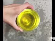 グラスにきれいなおしっこをする 15/16