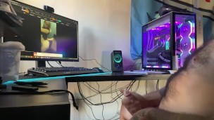 Boyfriend jerking off while watching porn 