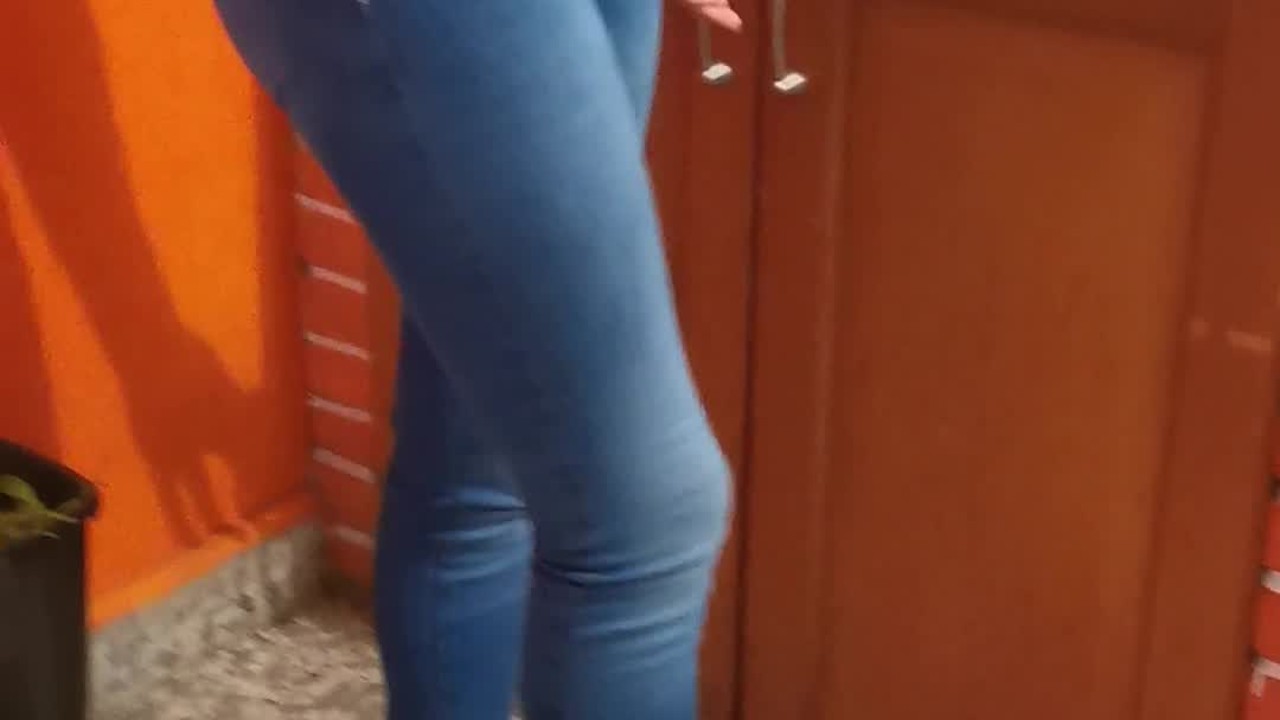 I find a stepdaughter alone at home and we fuck hidden