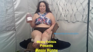 Messy sticky feet 