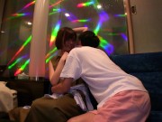 美人彼女は玄関の前で口で愛します 2/16