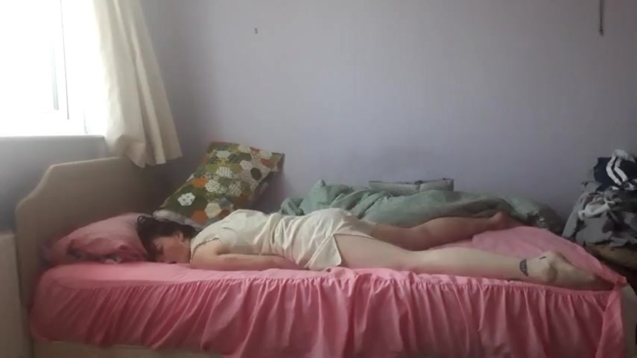 MASTURBATION WITH CLOTHES ON - REAL ORGASM - Darmowe seks wideo - RedTube