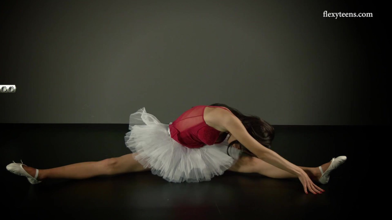 Petino  super sensual gymnastics - Free Sex Video - RedTube