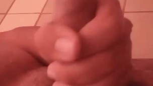 Estrujando mi pene