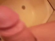 Mi semen vuela por todo el lugar
