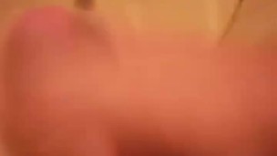 Mi semen cae por todo el baño