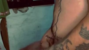 Waiting for gf to get off work - cum play
