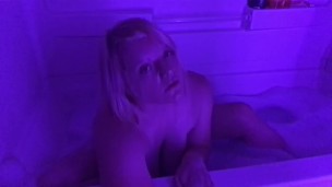 Playtime With Mommy in The Tub (Orgasm)