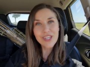 Petite exhib en voiture en me rendant sur un lieu de tournage 2/16