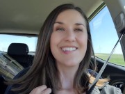 Petite exhib en voiture en me rendant sur un lieu de tournage 8/16