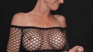 Kiki Deez Smoking In Mesh POV