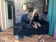 Я отжарил эту деловую сучку прямо на кухонном диване 10/16