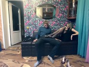 Я отжарил эту деловую сучку прямо на кухонном диване 3/16