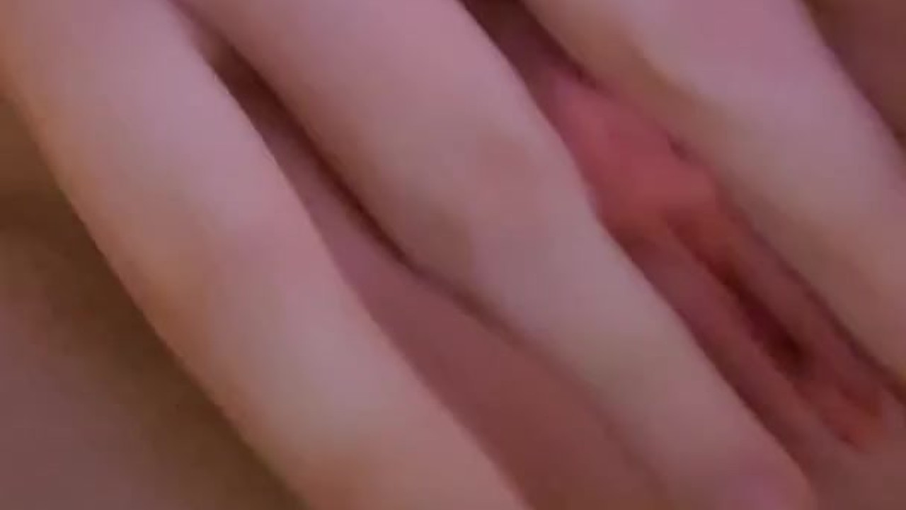 Pissing girl on the toilet - RedTube