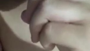 Me puse a chupar y meterme una zanahoria por mi apretado coñito antes de que mis papás lleguen