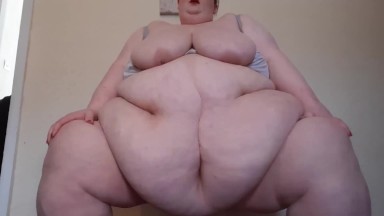 SSBBW FAT GODDESS TUMMY TITTY TWERK