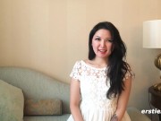 Pure Wonne durch Handarbeit - Ameliya zeigt sich ganz intim 2/16