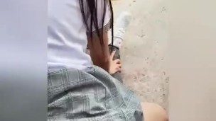 FOLLANDO Con MORRA COLEGIALA En El PATIO TRASERO! Haciendo PORNO Publico! Sexo Amateur (COMPLETO).