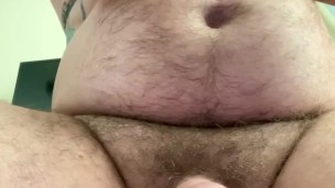 Come rub VegasDaddyBear's belly while you suck me off