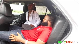 Ladygold Africa Had a Good Time With Nigerian Porn Star Krissyjoh in The Car