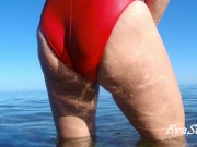 peeing underwater and washing my pussy 15/16