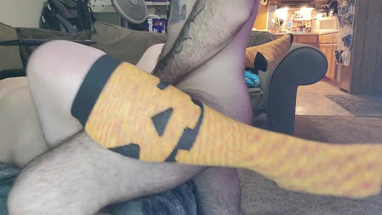 Daddy shows off his hairy cheeks during recording...creampie at the end - Darmowe seks wideo - RedTube